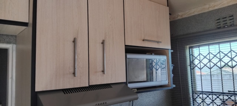 2 Bedroom Property for Sale in Phakamisa Eastern Cape